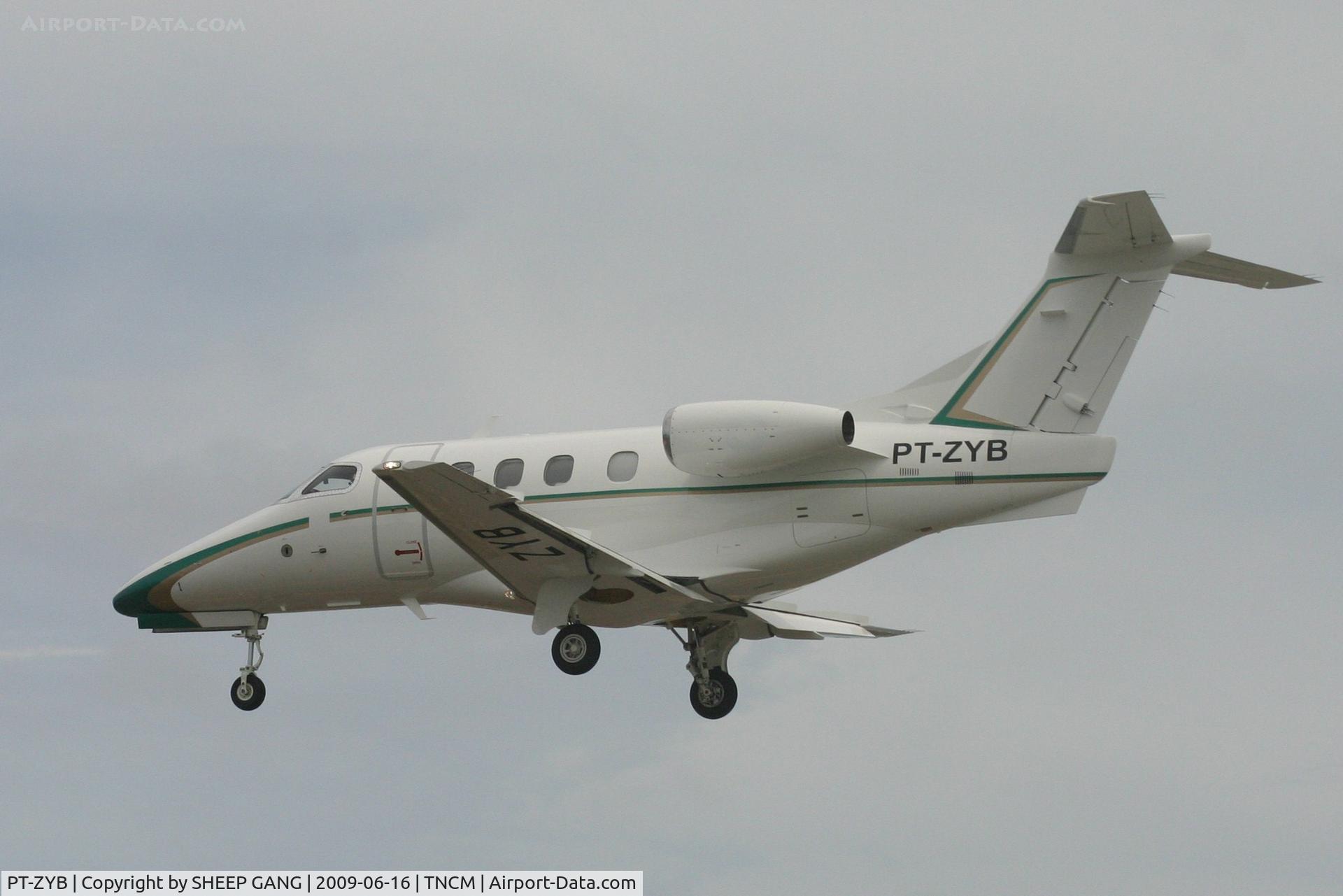 PT-ZYB, 2009 Embraer EMB-500 Phenom 100 C/N 50000014, Landing 10