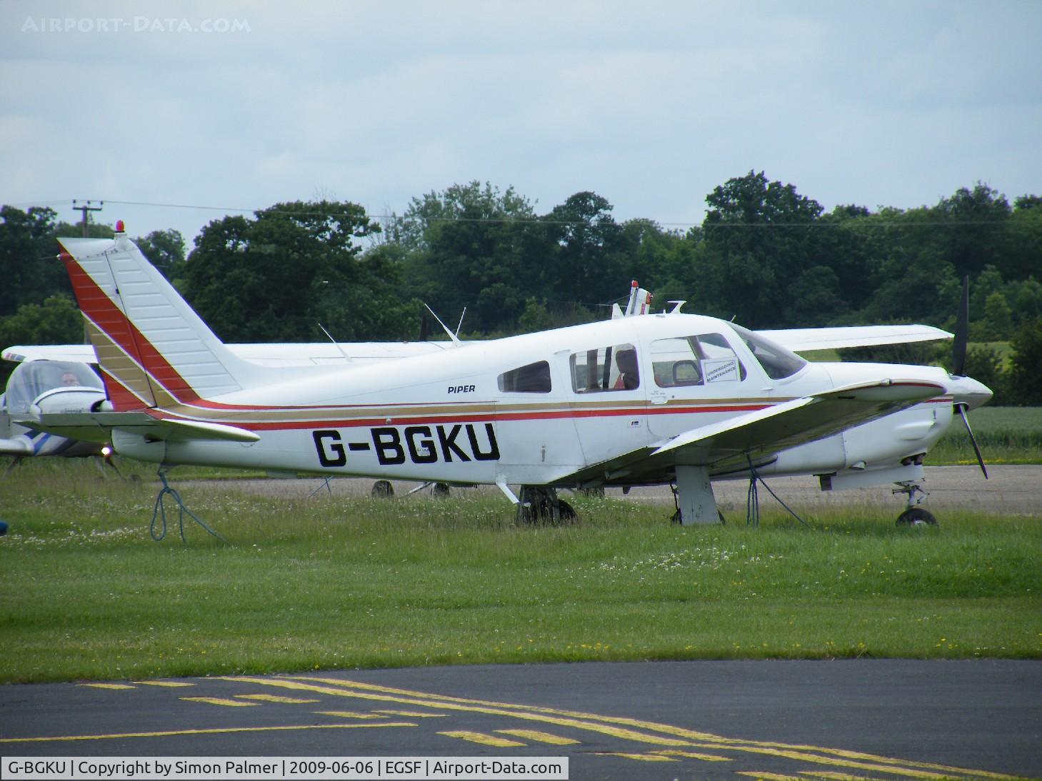 G-BGKU, 1978 Piper PA-28R-201 Cherokee Arrow III C/N 28R-7837237, PA-28R based at Conington