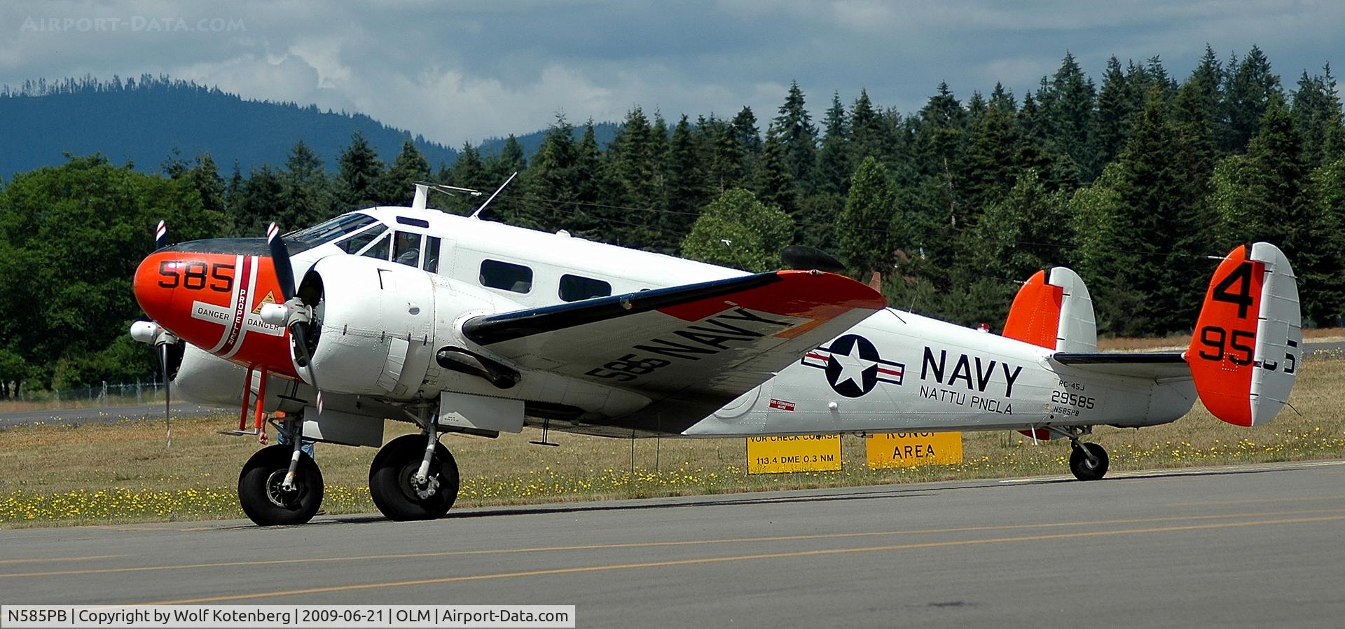 N585PB, 1944 Beech RC-45J Expeditor C/N 7121, starting the pratt's