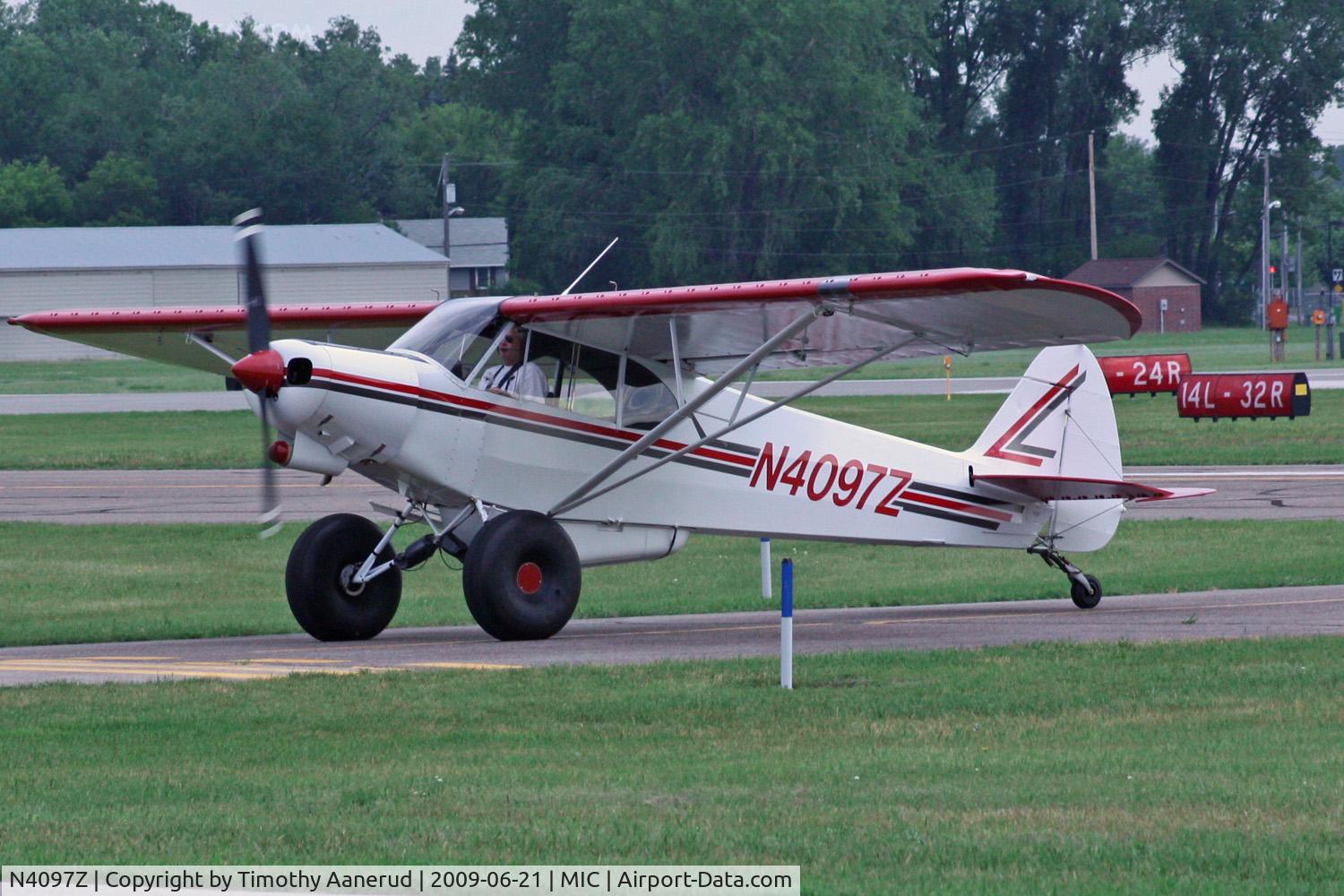 N4097Z, 1964 Piper PA-18-150 Super Cub C/N 18-8111, 1964 Piper PA-18-150, c/n: 18-8111, Crystal Airport Open House 2009
