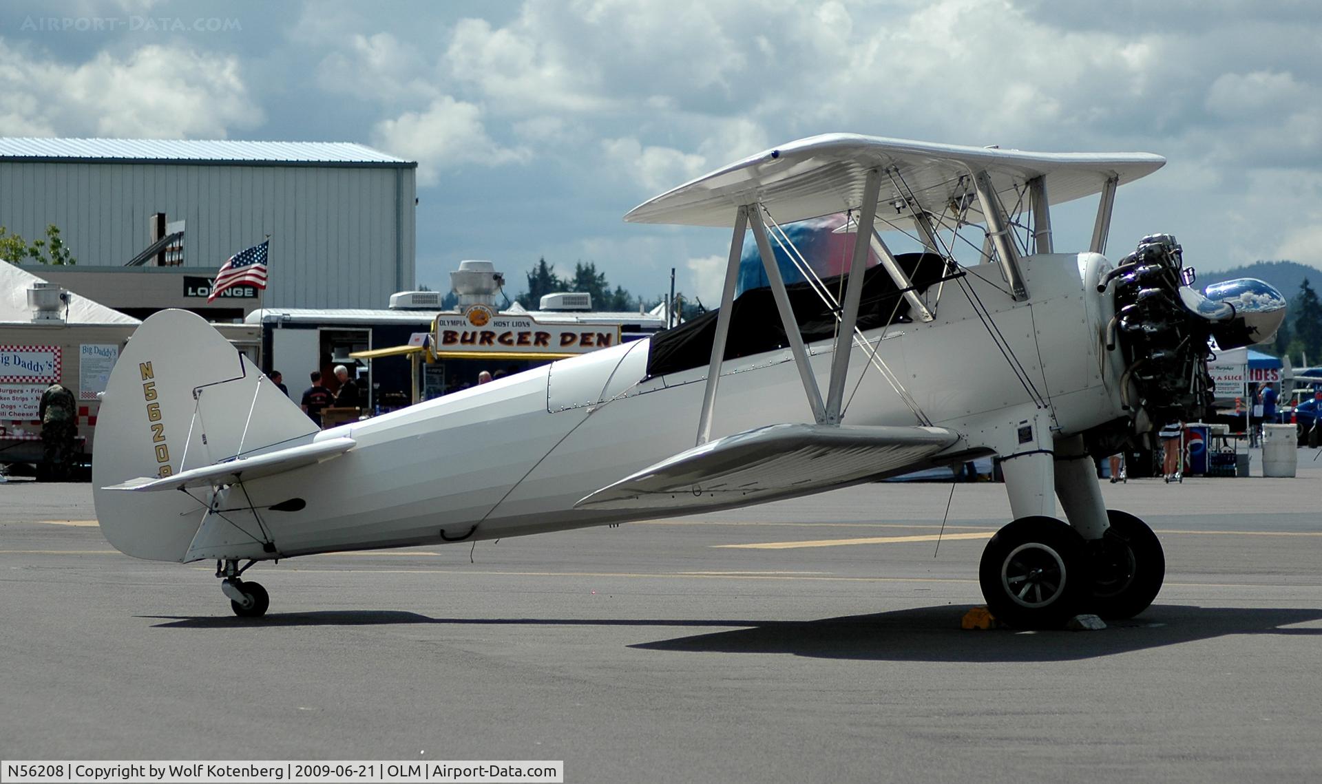 N56208, 1941 Boeing IB75A C/N 75-2443, on flight line