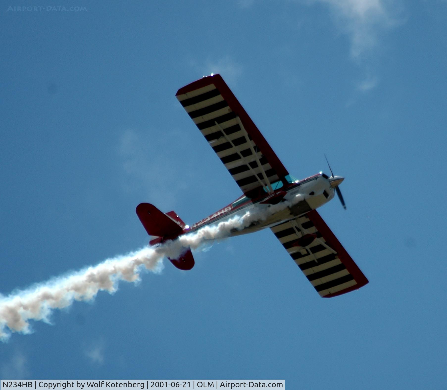 N234HB, 1992 American Champion 8KCAB Decathlon C/N 692-92, smoke on