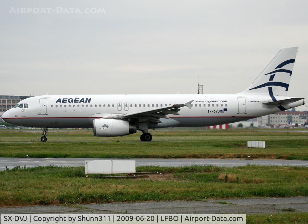 SX-DVJ, 2007 Airbus A320-232 C/N 3365, Taxiing holding point rwy 32R for departure...