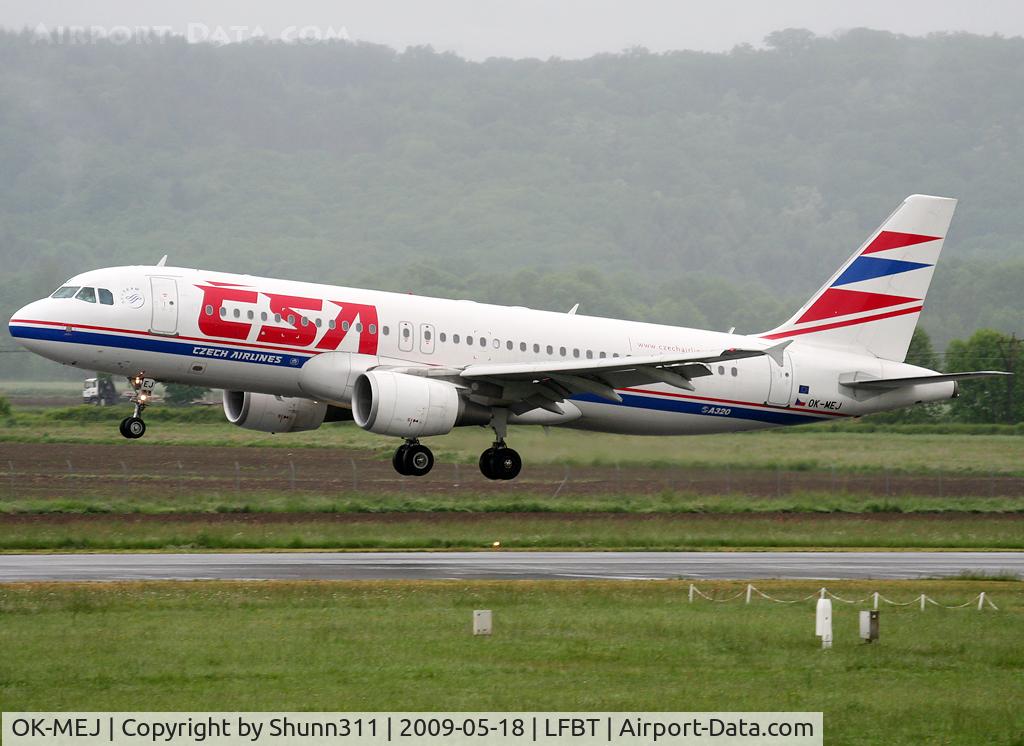 OK-MEJ, 2007 Airbus A320-214 C/N 3097, Landing rwy 20