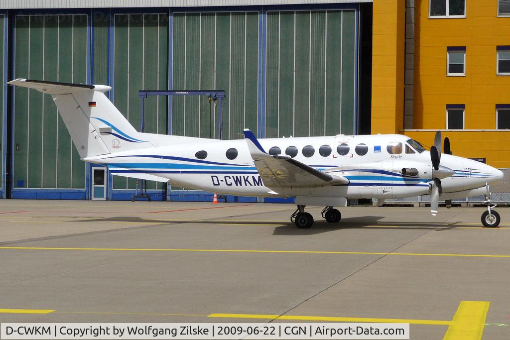 D-CWKM, Raytheon Beechcraft King Air 350 C/N FL-410, visitor