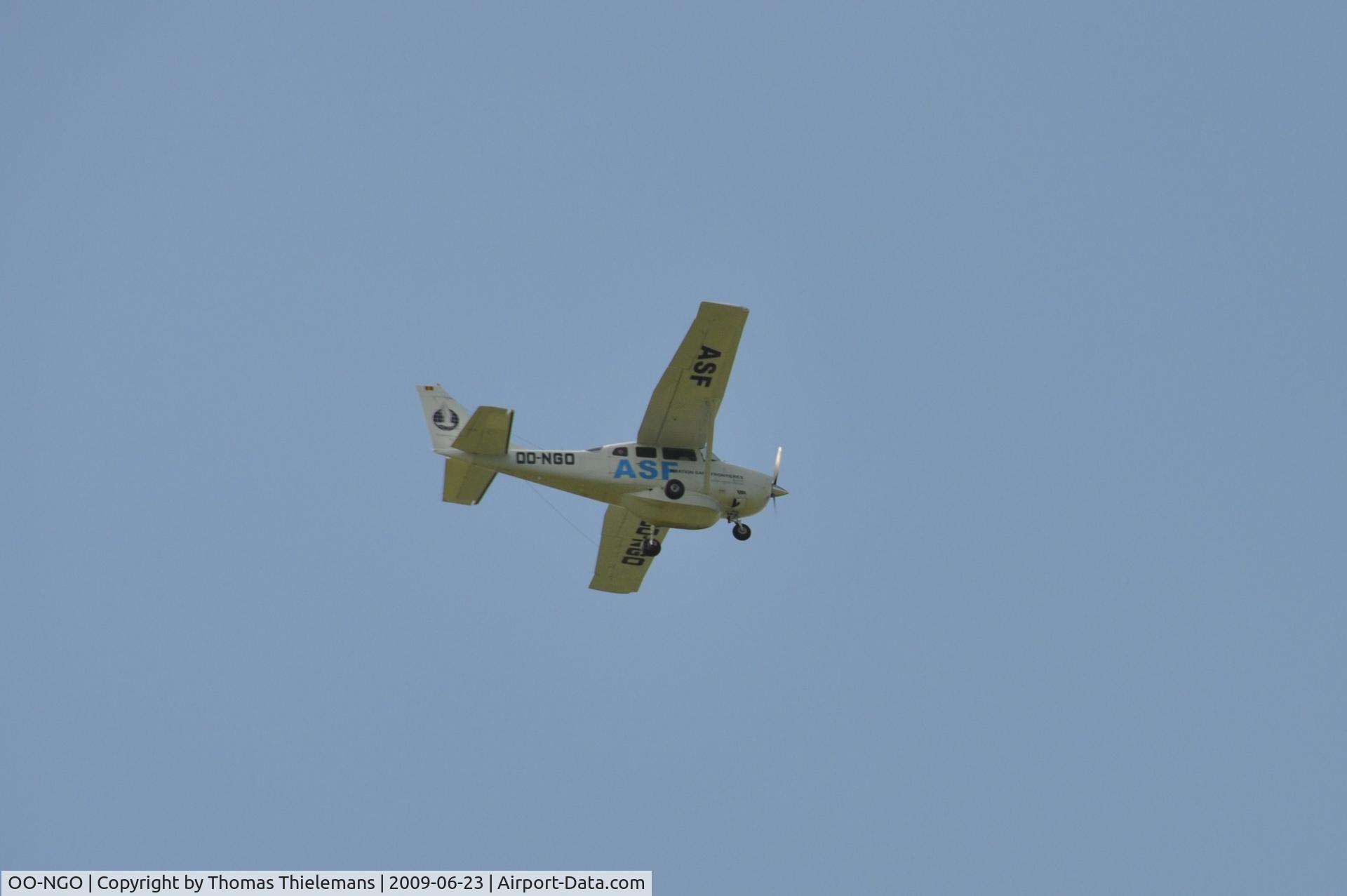 OO-NGO, 1977 Cessna U206G Stationair C/N U20603995, in flight