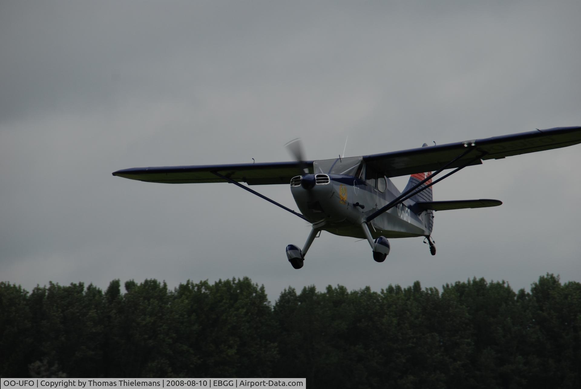 OO-UFO, 1948 Stinson 108-3 Voyager C/N 108-4419, in flight
