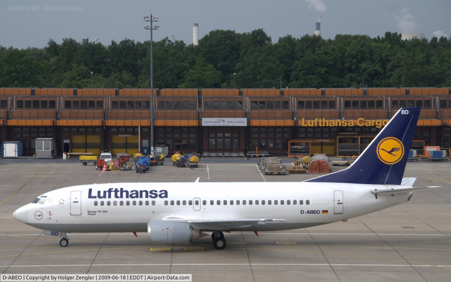 D-ABEO, 1991 Boeing 737-330 C/N 26429, Flight LH 245 to Dusseldorf rolls along to taxiway