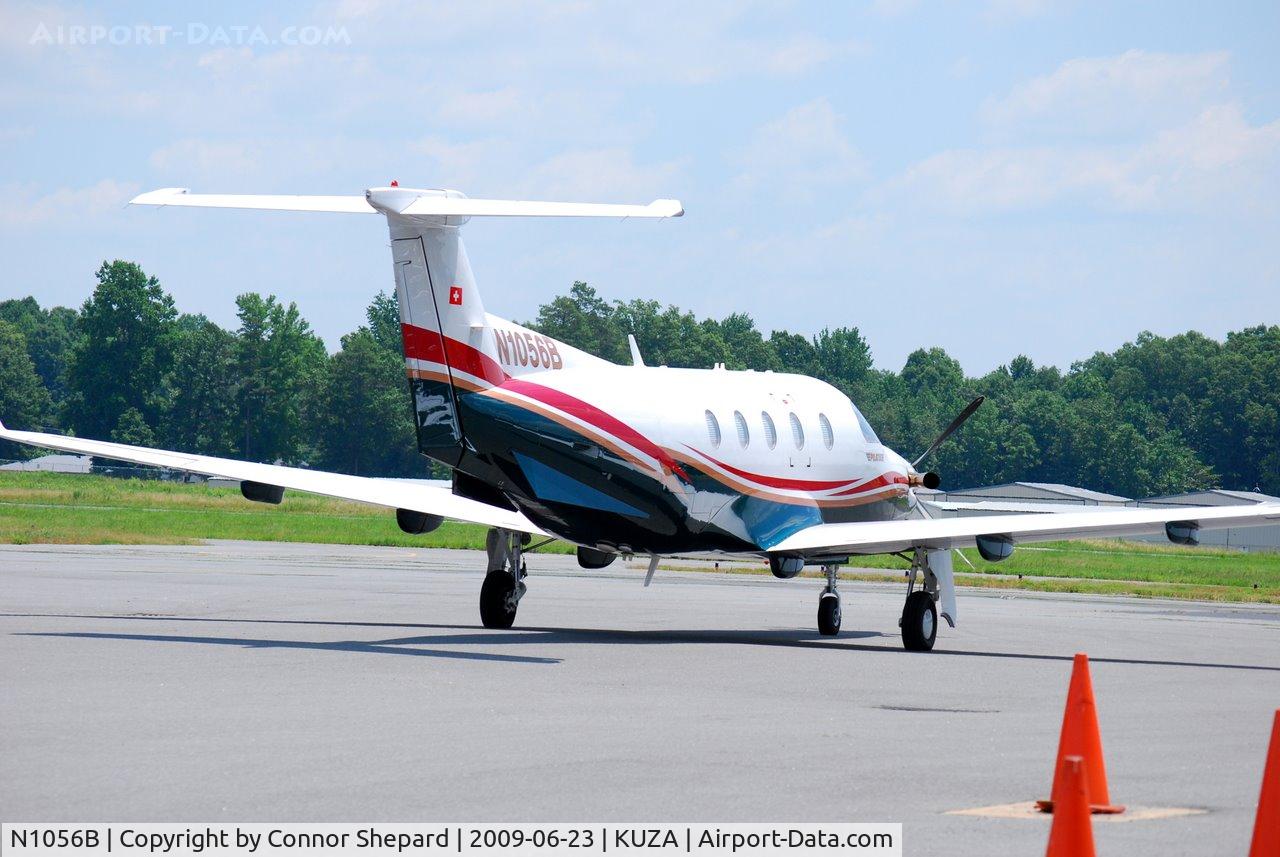 N1056B, 2003 Pilatus PC-12/45 C/N 499, PC-12 on ramp