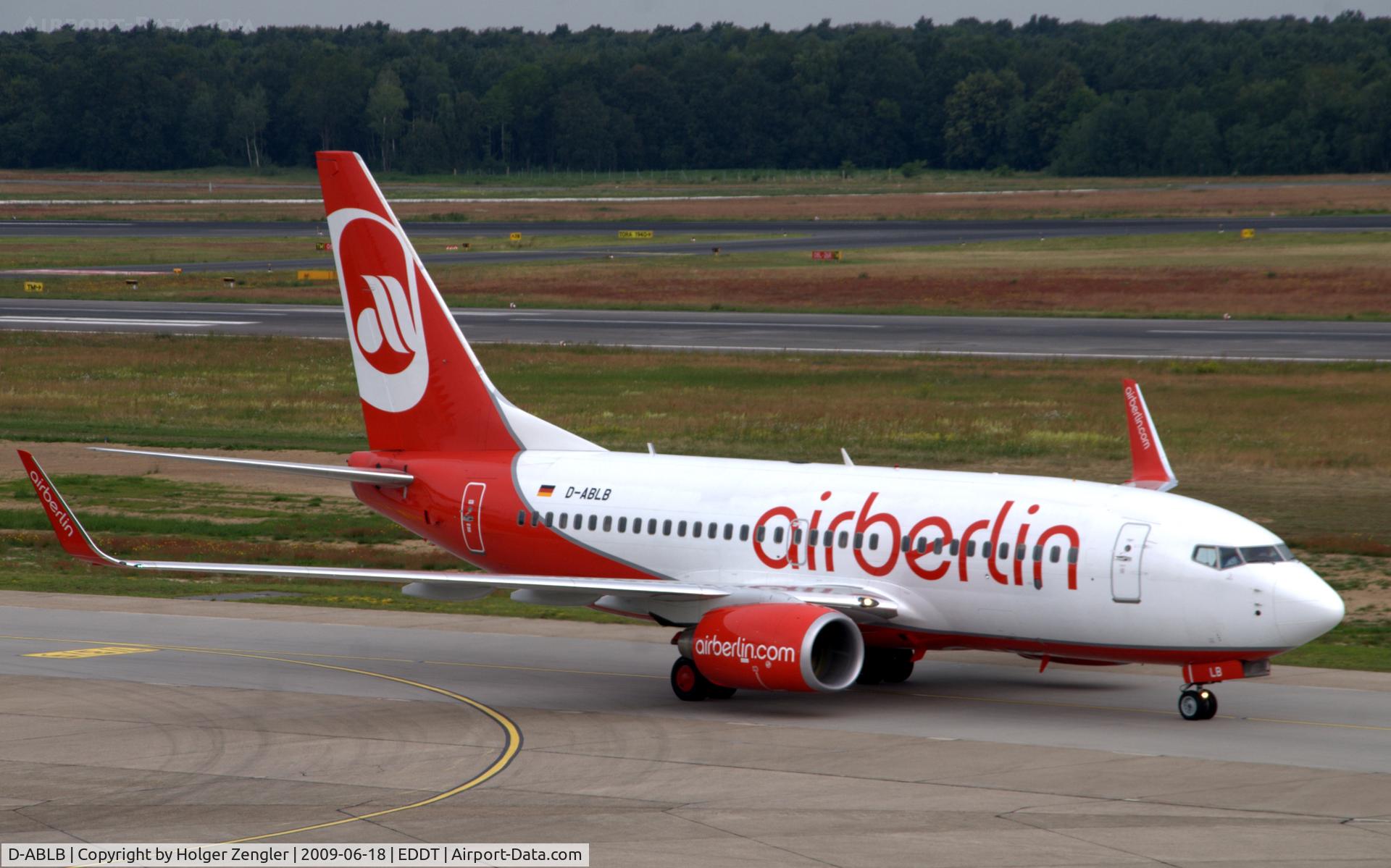 D-ABLB, 2008 Boeing 737-76J C/N 36115, One of the new AB B 737 is rolling by