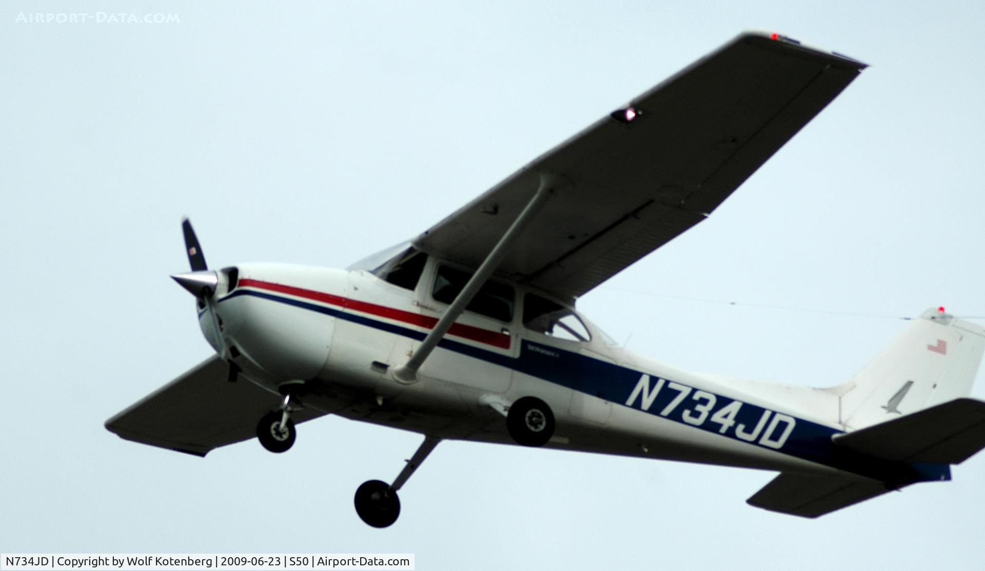 N734JD, 1977 Cessna 172N C/N 17268882, on final