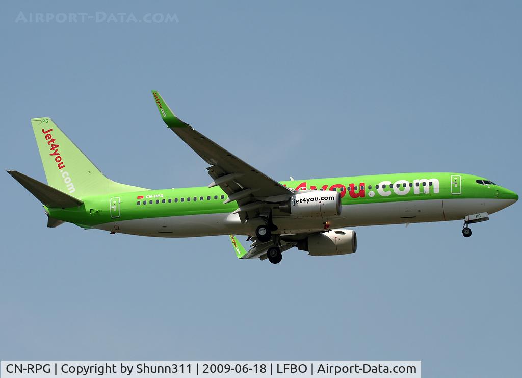 CN-RPG, 2007 Boeing 737-8K5 C/N 34692, Landing rwy 32L