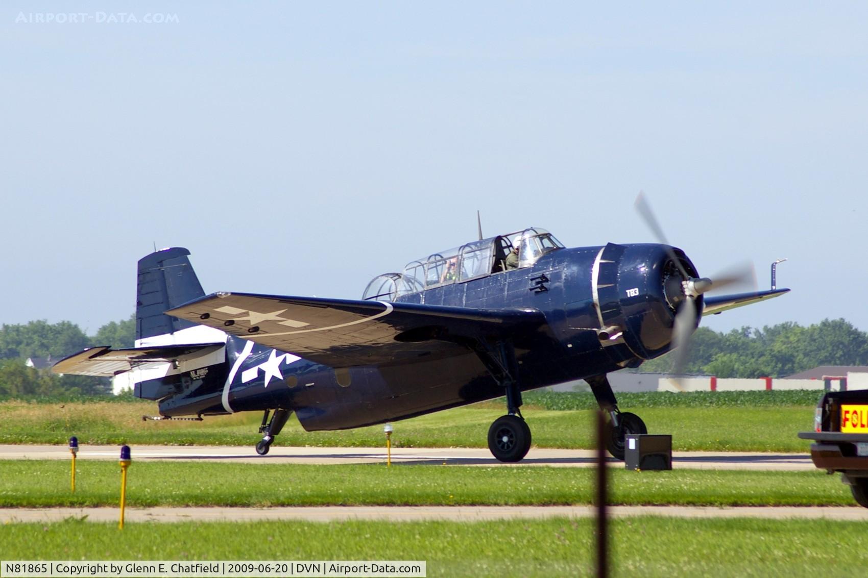 N81865, 1945 Grumman TBM-3E Avenger C/N 5632, Quad Cities Air Show, take-off roll