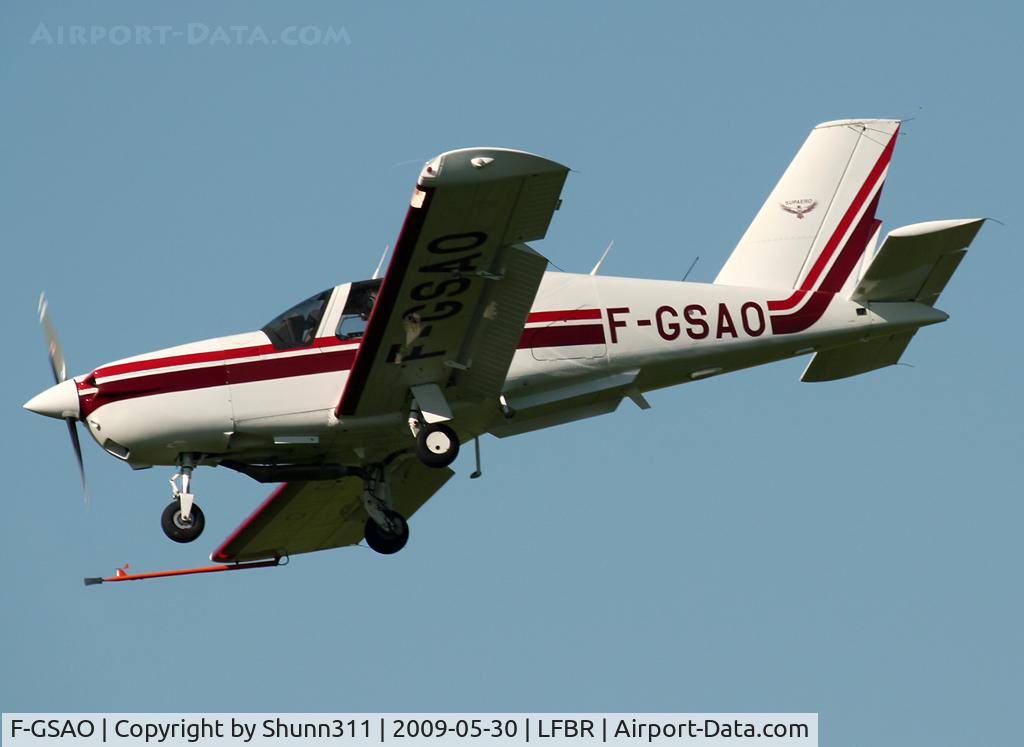 F-GSAO, Socata TB-20 C/N 1801, Landing rwy 12 before LFBR Airshow 2009