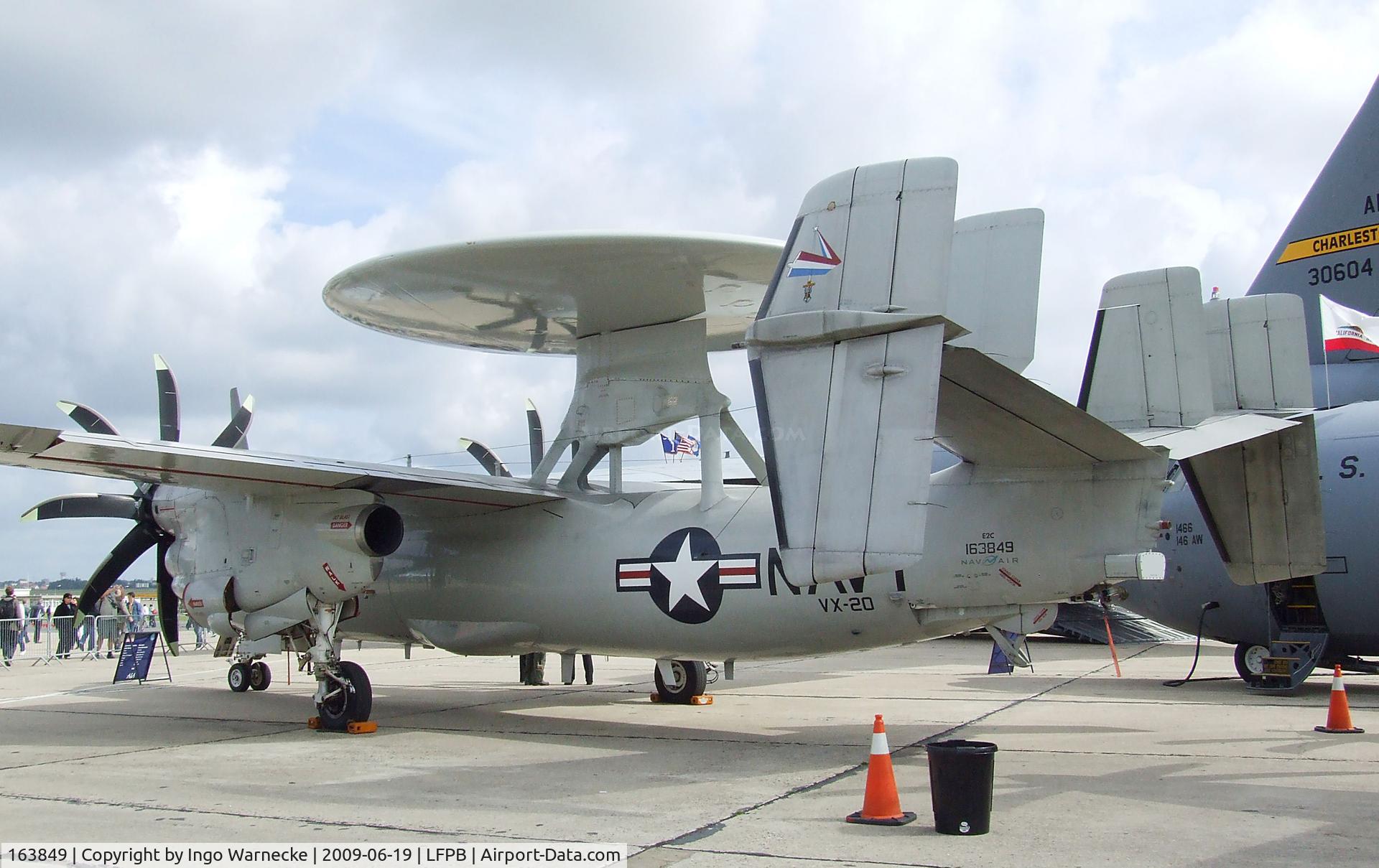 163849, Grumman E-2C Hawkeye Group 1 C/N A52-130, Grumman E-2C Hawkeye 2000 of US Navy at the Aerosalon 2009, Paris