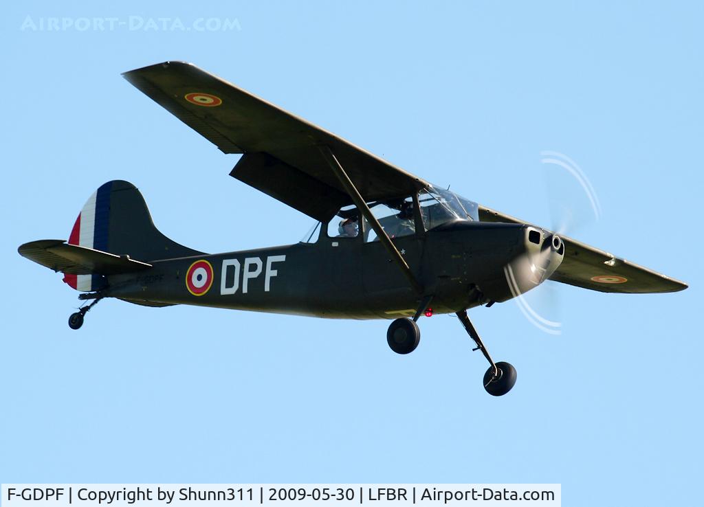 F-GDPF, 1959 Cessna O-1E (L-19A-CE) Bird Dog C/N 24705, Landing rwy 12 before LFBR Airshow 2009