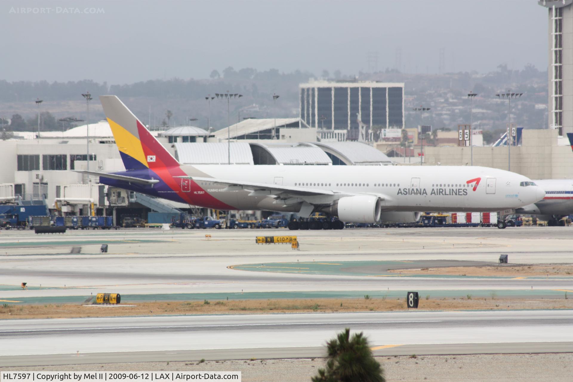HL7597, 2001 Boeing 777-28E/ER C/N 28686, AAR201 - KLAX-RKSI - Taxiing For Departure RWY 25R