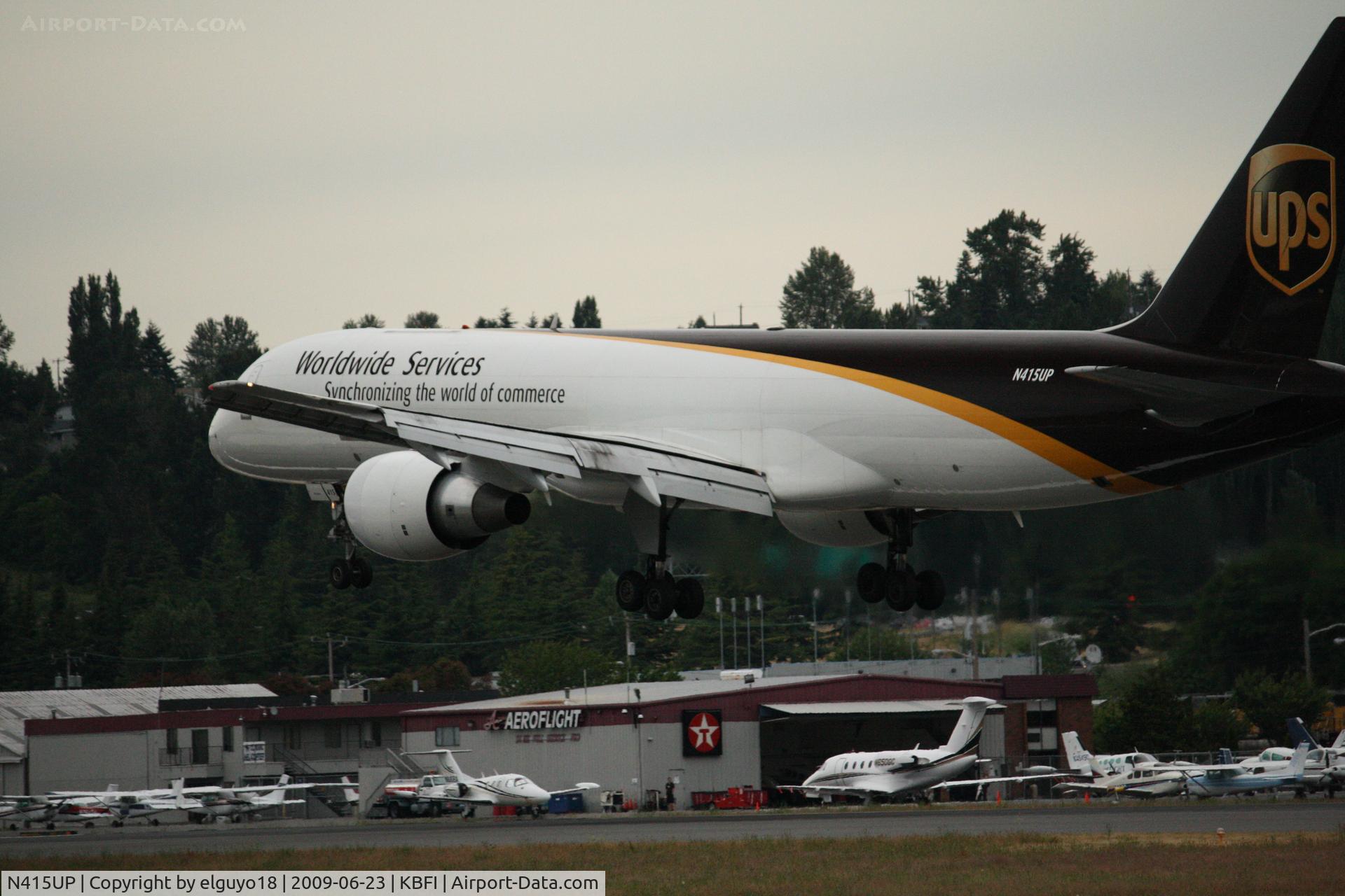 N415UP, 1988 Boeing 757-24APF C/N 23855, LANDING AT SEATTLE