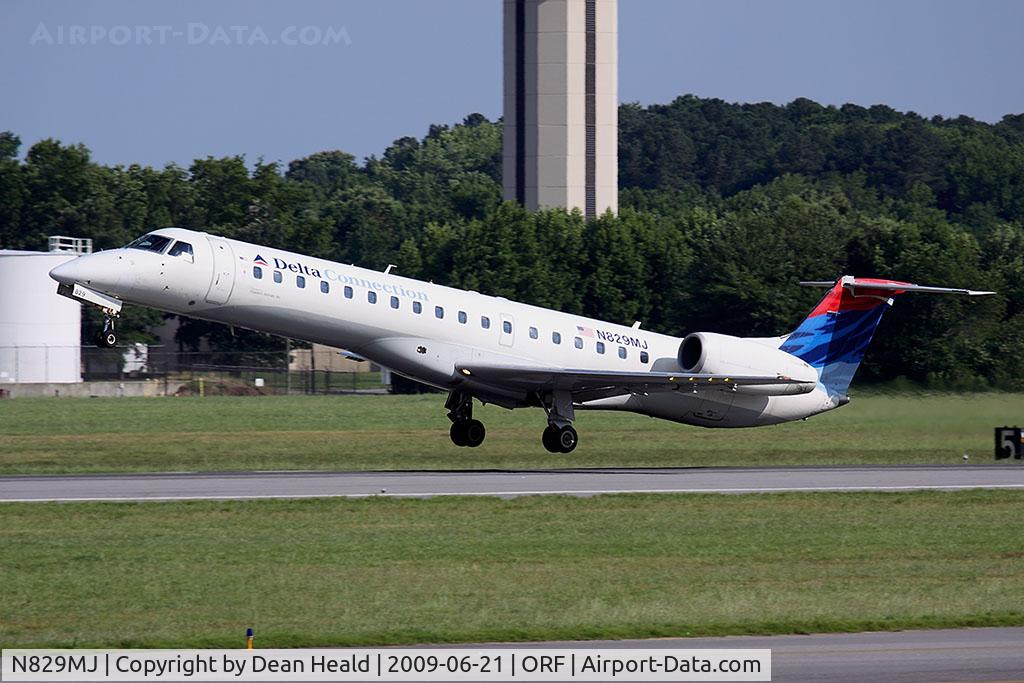 N829MJ, 2000 Embraer EMB-145LR C/N 145228, Delta Connection by Freedom Airlines N829MJ (FLT FRL263) departing RWY 5 enroute to Cincinatti/Northern Kentucky Int'l (KCVG).