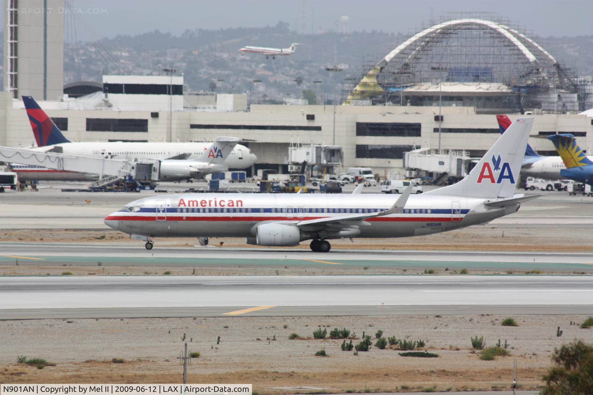 N901AN, 1999 Boeing 737-823 C/N 29503, AAL2196 - KDFW-KLAX - Landing RWY 25L