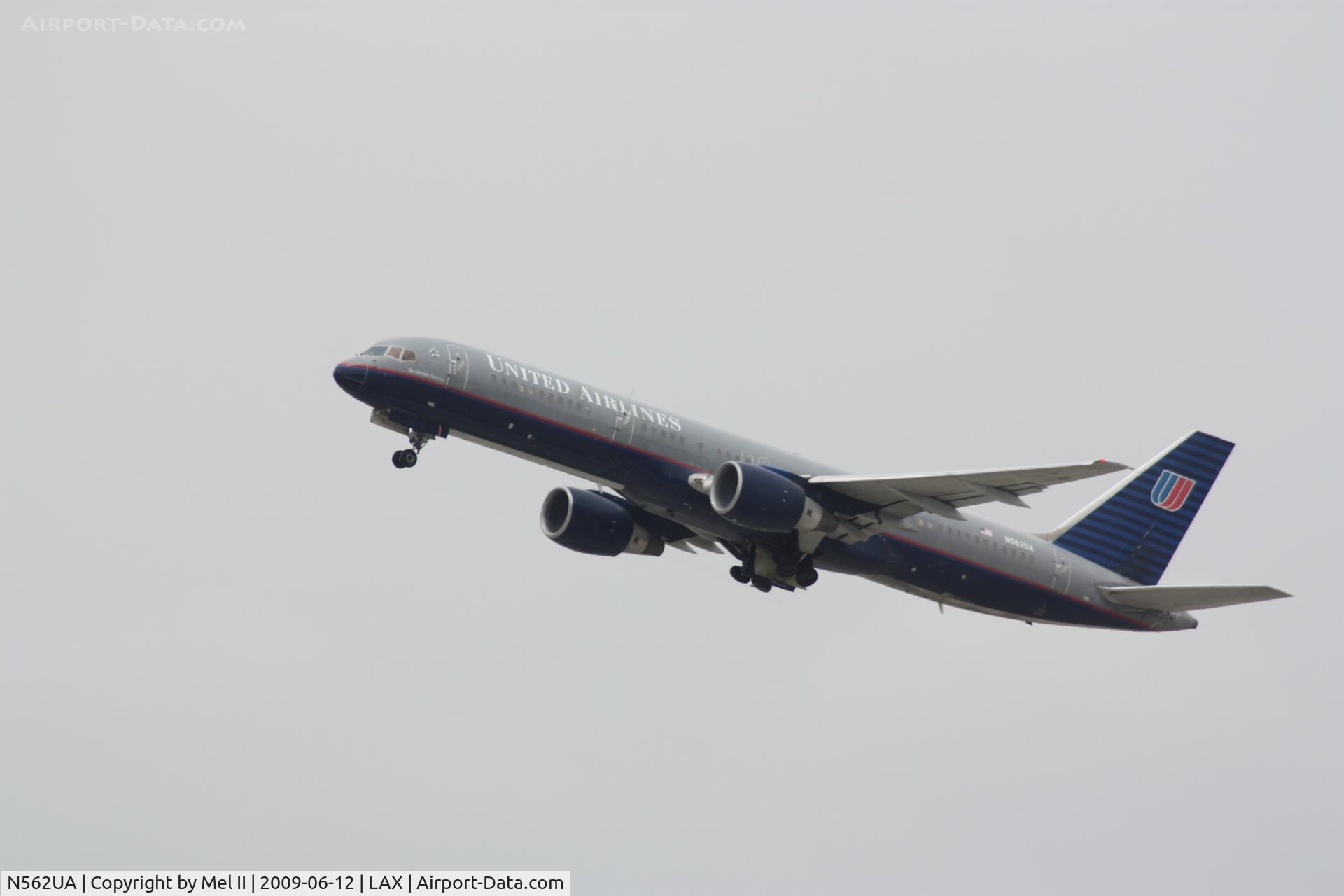 N562UA, 1992 Boeing 757-222 C/N 26664, UAL116 - KLAX-KORD - Departing RWY 25R