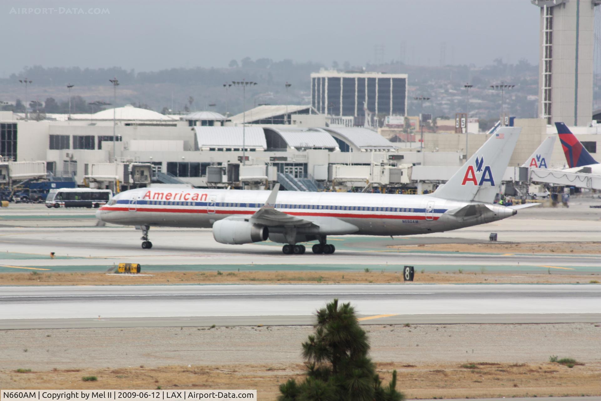 N660AM, 1992 Boeing 757-223 C/N 25294, AAL725 - KBOS-KLAX - Landing RWY 25L