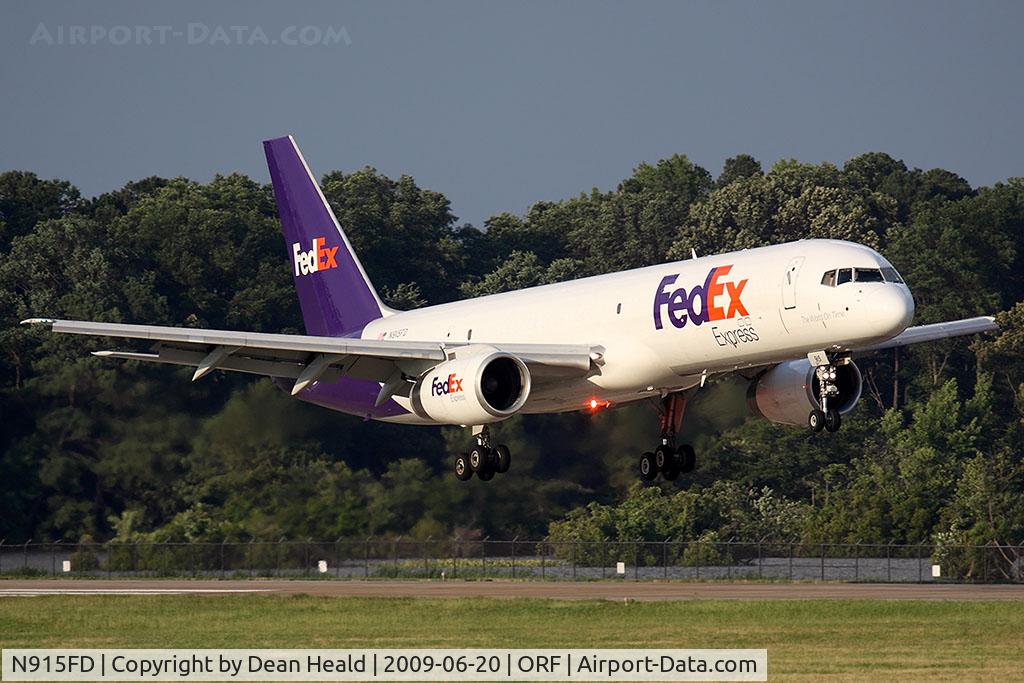 N915FD, 1988 Boeing 757-236 C/N 24120, FedEx N915FD (FLT FDX307) arriving to RWY 23 from Memphis Int'l (KMEM). The KMEM-KORF route has been serviced with 757 equipment as well as the usual 727 equipment for the past several weeks.