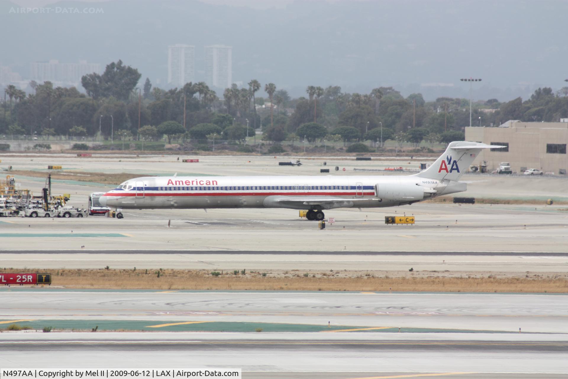 N497AA, 1989 McDonnell Douglas MD-82 (DC-9-82) C/N 49735, AAL1923 - KSFO-KLAX - Taxiing To Gate