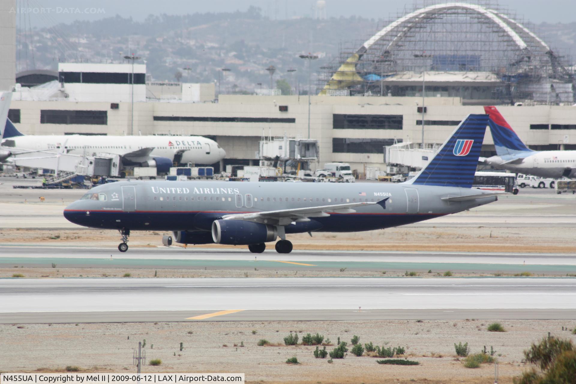 N455UA, 1999 Airbus A320-232 C/N 1105, UAL945 - KORD-KLAX - Landing RWY 25L