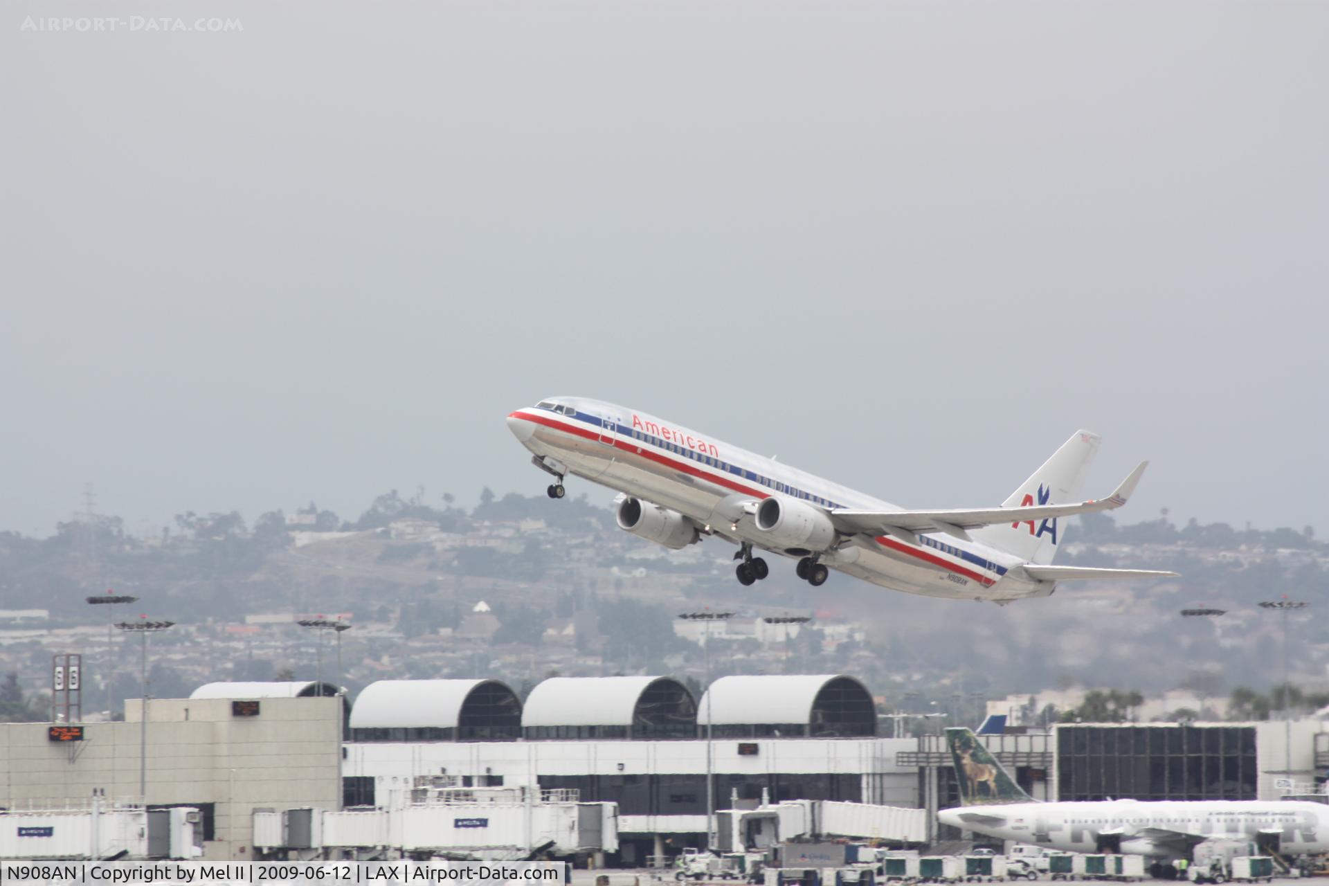 N908AN, 1999 Boeing 737-823 C/N 29510, AAL1458 - KLAX-KDEN - Departing RWY 25R