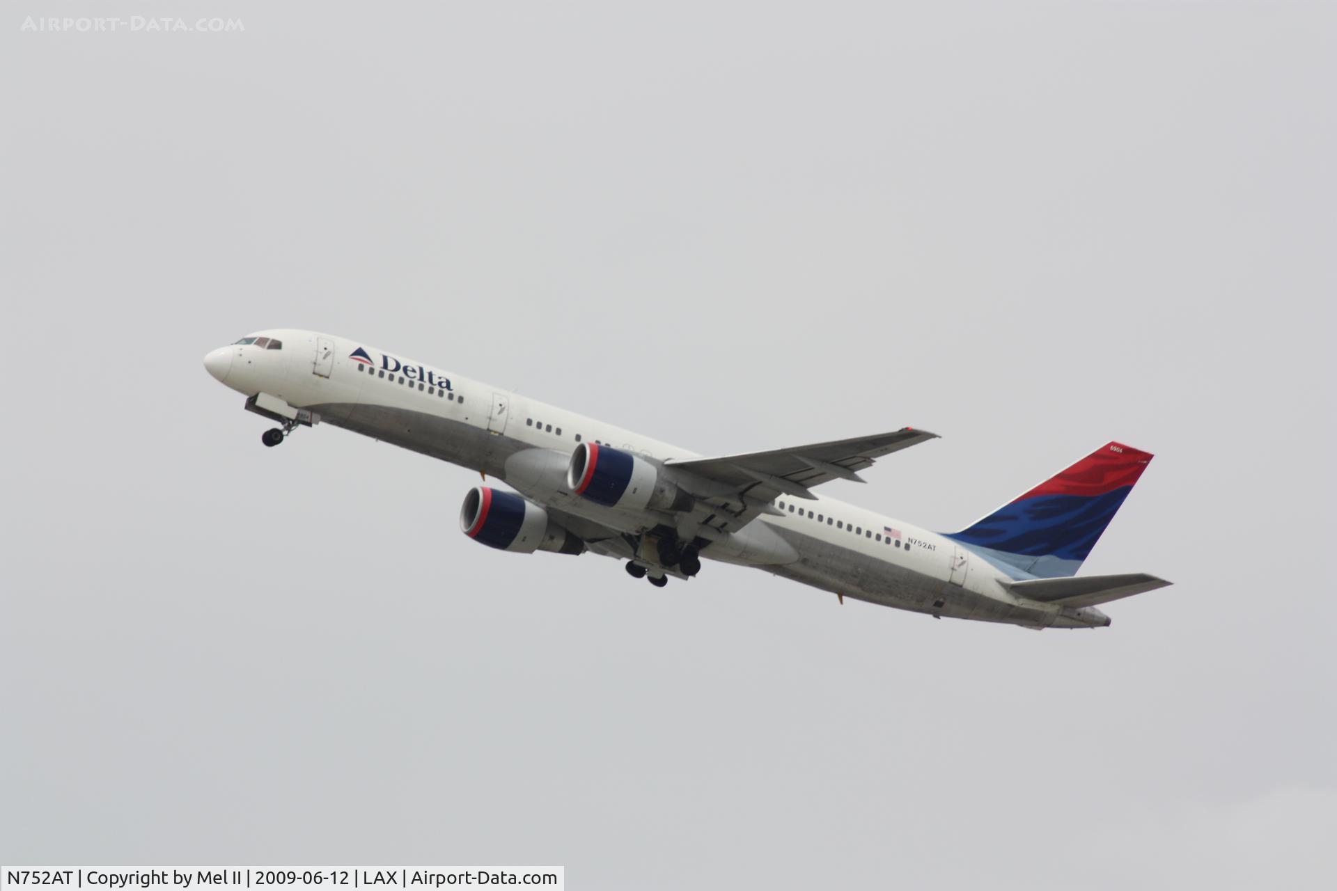 N752AT, 1984 Boeing 757-212 C/N 23128, DAL1735 - KLAX-PHLI - Departing RWY 25R