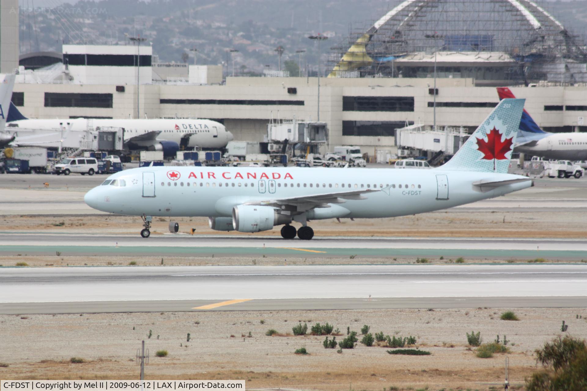 C-FDST, 1990 Airbus A320-211 C/N 127, ACA799 - CYYZ-KLAX - Landing RWY 25L