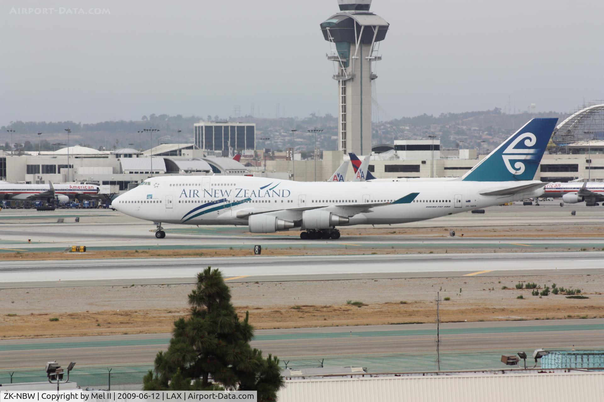 ZK-NBW, 1999 Boeing 747-419BDS(F) C/N 29375, ANZ2 - NZAA-KLAX - Landing RWY 25L