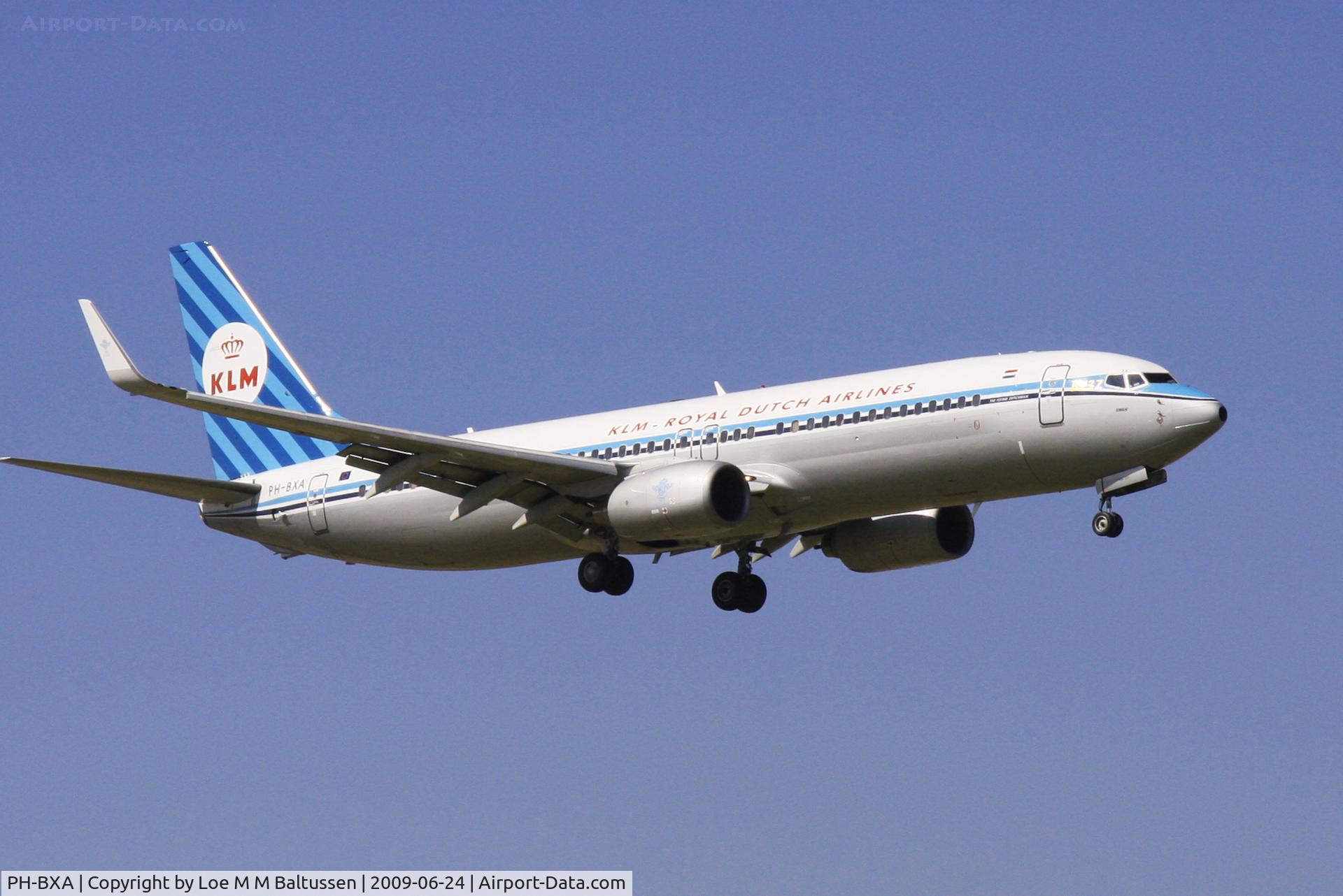 PH-BXA, 1998 Boeing 737-8K2 C/N 29131, KLM Retro 737, EHSC Schiphol RWY 36R