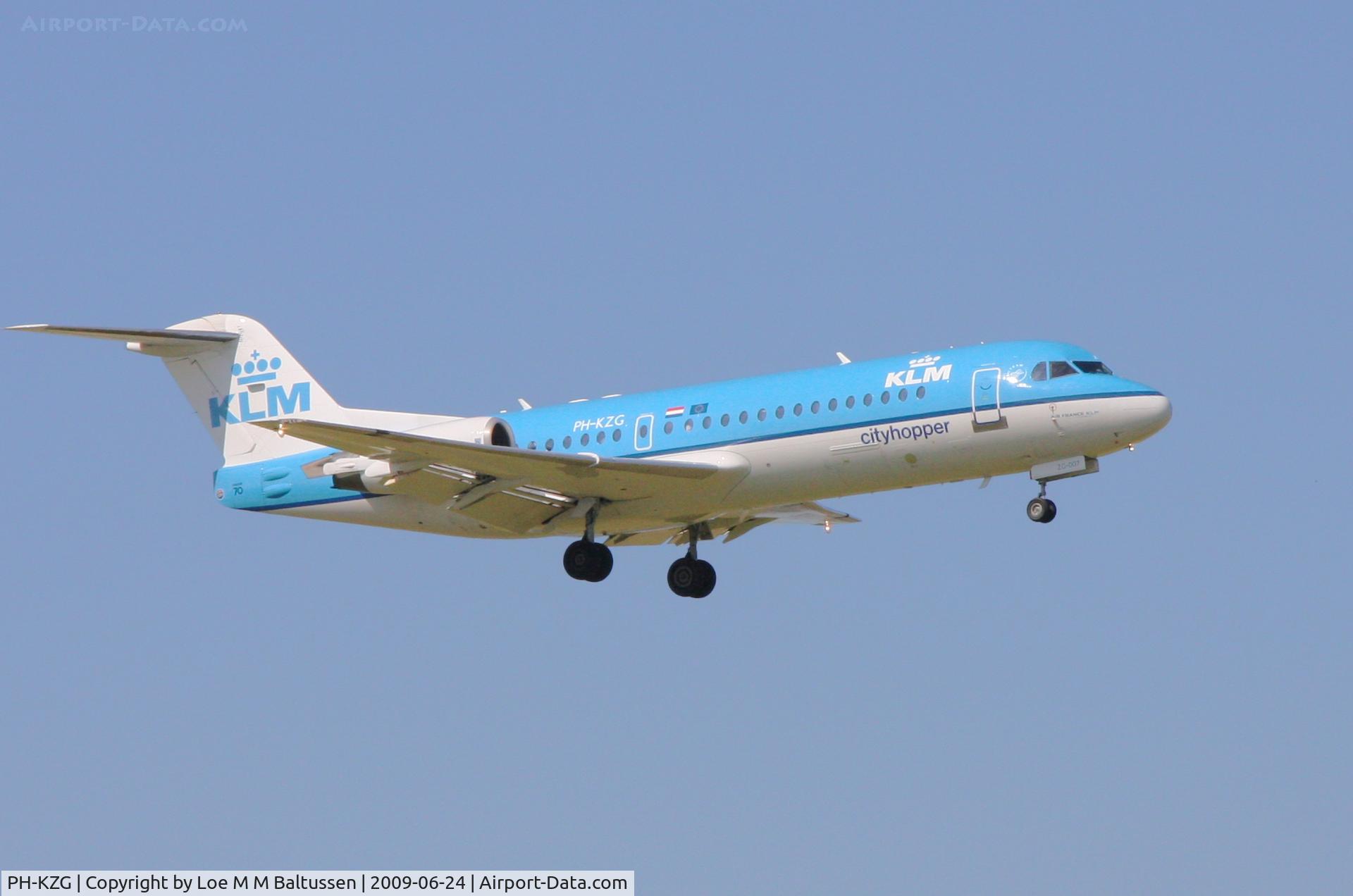 PH-KZG, 1996 Fokker 70 (F-28-0070) C/N 11578, EHSC Schiphol RWY 36R