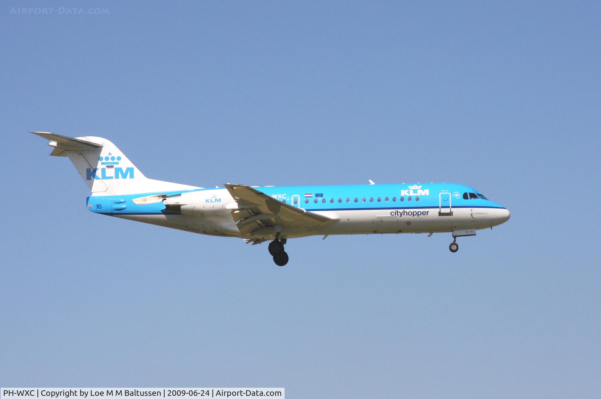 PH-WXC, 1996 Fokker 70 (F-28-0070) C/N 11574, EHSC Schiphol RWY 36R