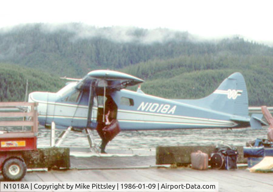 N1018A, 1951 De Havilland Canada Beaver DHC-2 C/N 178, Loading prior to takeoff from Thorne Bay, AK in 1986.