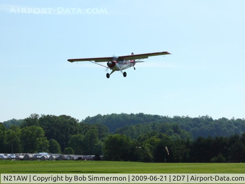N21AW, 1998 Aviat A-1 Husky C/N 1399, Landing on 28 at the Beach City, Ohio Father's Day fly-in.