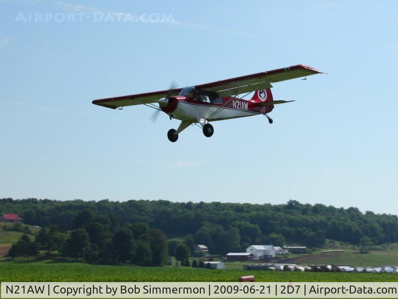 N21AW, 1998 Aviat A-1 Husky C/N 1399, Landing on 28 at the Beach City, Ohio Father's Day fly-in.