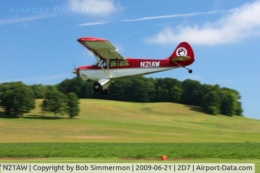 N21AW, 1998 Aviat A-1 Husky C/N 1399, Landing on 28 at the Beach City, Ohio Father's Day fly-in.