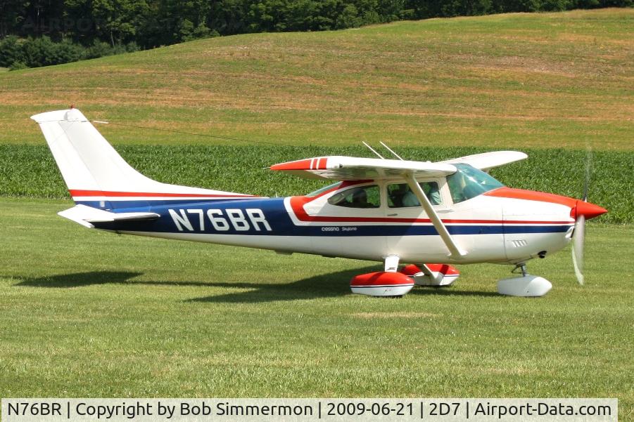 N76BR, 1976 Cessna 182P Skylane C/N 18265107, Father's Day fly-in at Beach City, Ohio