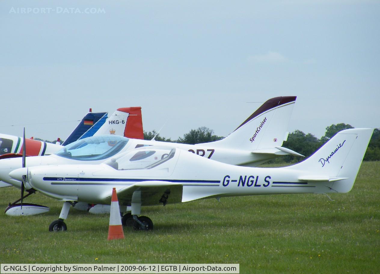 G-NGLS, 2008 Yeoman Dynamic WT9 UK C/N DY288, Dynamic WT9 visiting Aero Expo