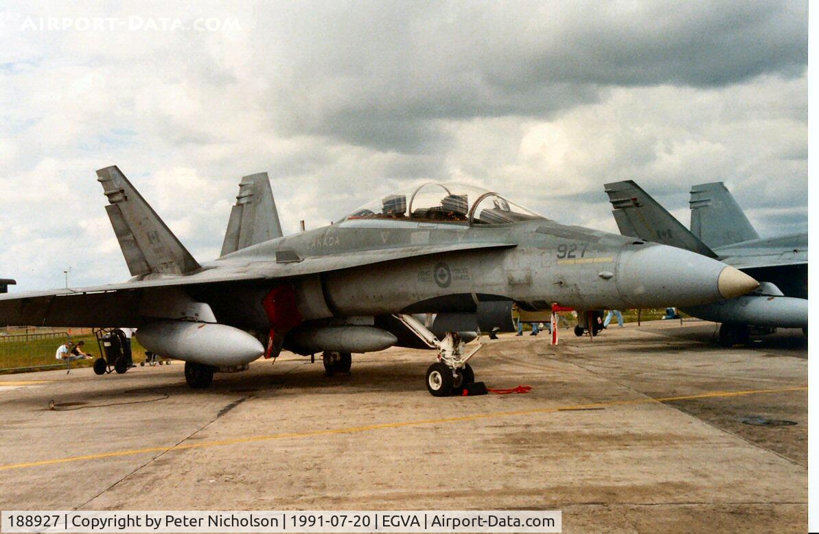 188927, 1988 McDonnell Douglas CF-188B Hornet C/N 0682/B098, CF-18B (also known as CF-188B)  of 409 Squadron 1 Canadian Air Division at the Tiger Meet of the 1991 Intnl Air Tattoo at RAF Fairford.
