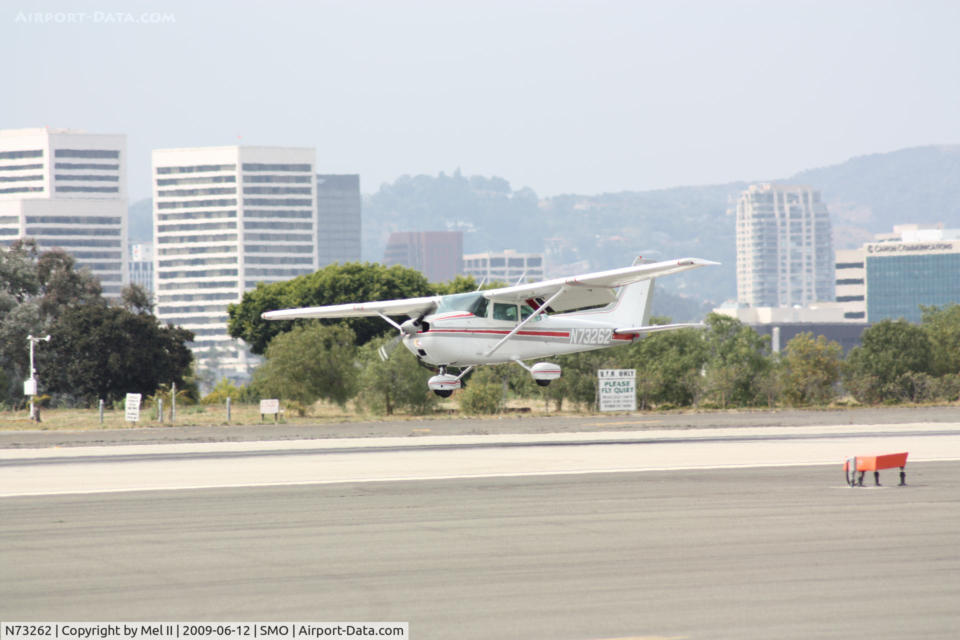 N73262, 1976 Cessna 172M C/N 17267342, Landing RWY 21