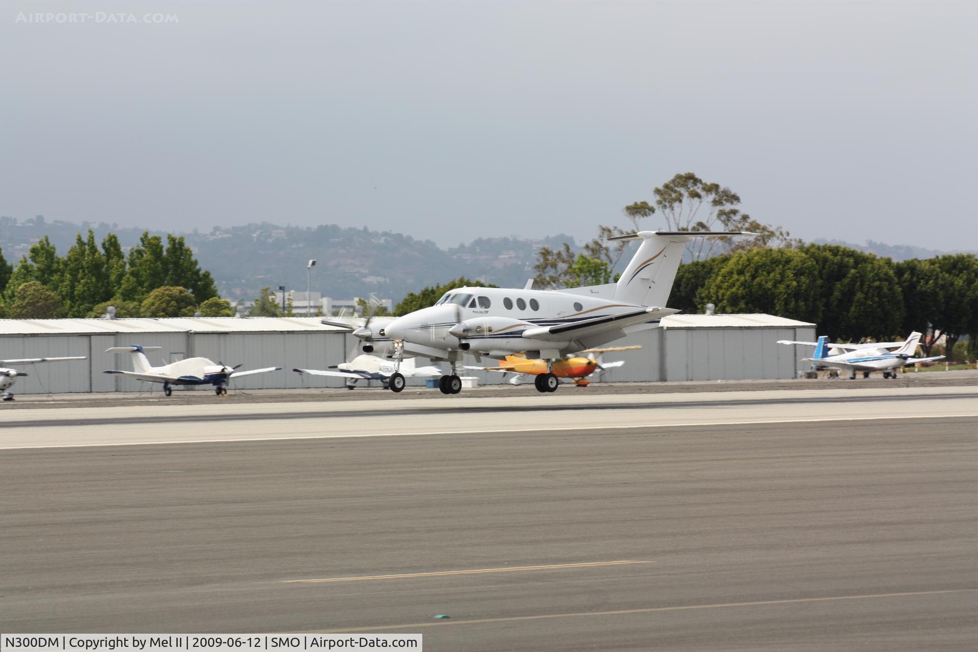 N300DM, 1981 Beech F90 King Air C/N LA-165, Landing RWY 21 - KCRQ-KSMO