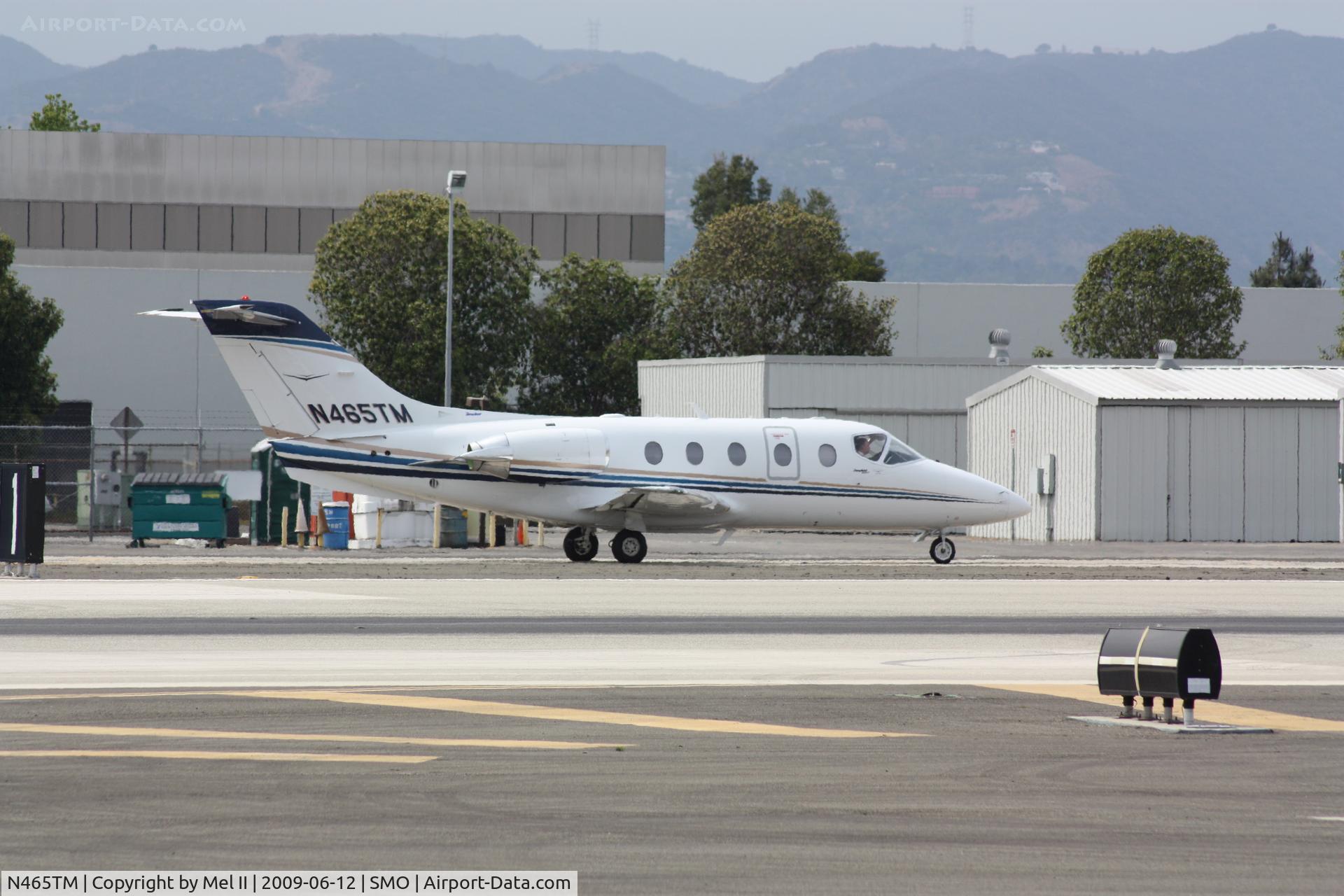 N465TM, 2008 Hawker Beechcraft 400A Beechjet C/N RK-554, Taxiing For Departure RWY 21 - KSMO-KCOD