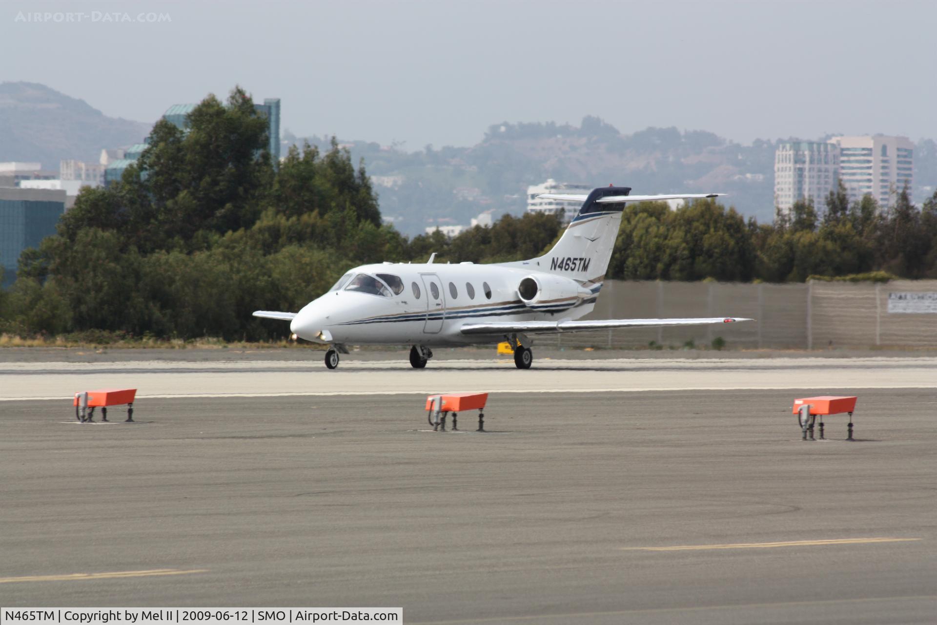 N465TM, 2008 Hawker Beechcraft 400A Beechjet C/N RK-554, Departing RWY 21 - KSMO-KCOD