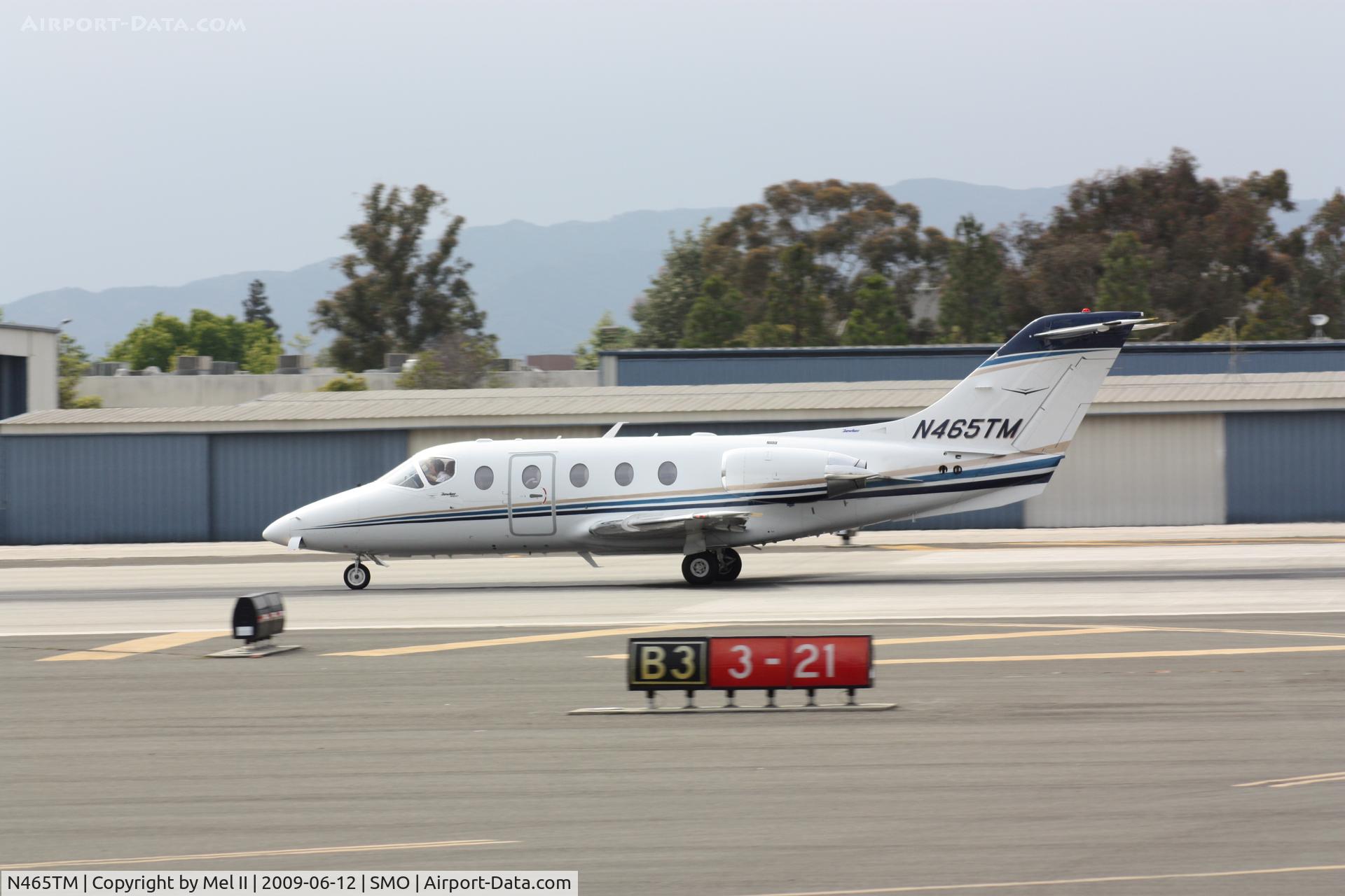 N465TM, 2008 Hawker Beechcraft 400A Beechjet C/N RK-554, Departing RWY 21 - KSMO-KCOD