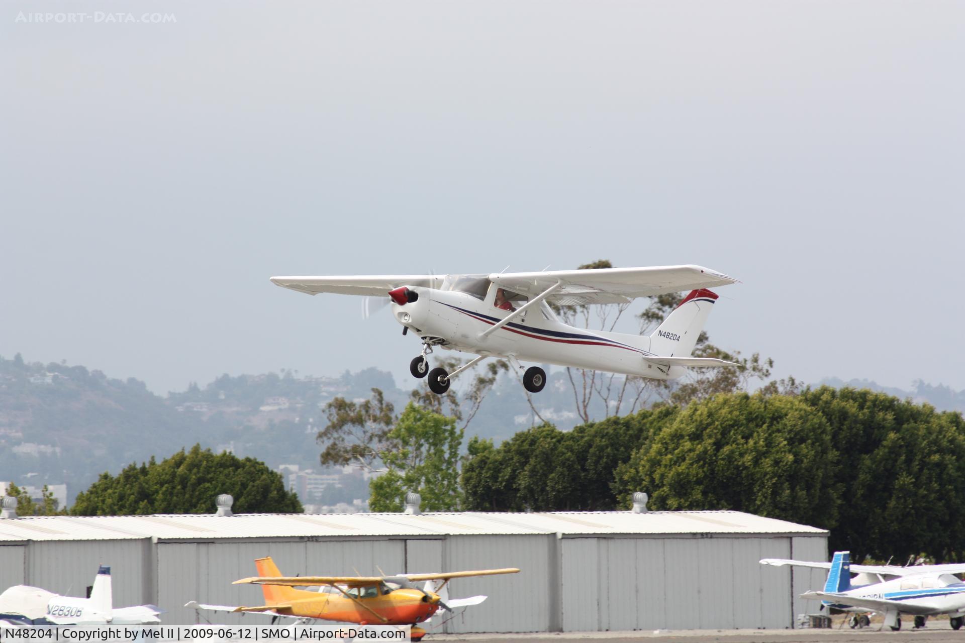 N48204, 1979 Cessna 152 C/N 15283301, Departing RWY 21