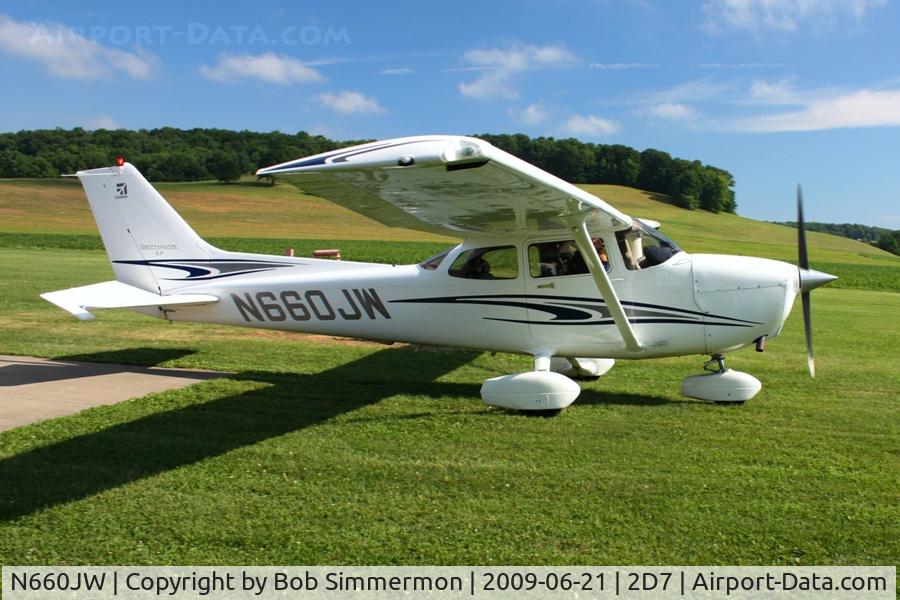 N660JW, 2005 Cessna 172S C/N 172S9788, Father's Day fly-in at Beach City, Ohio